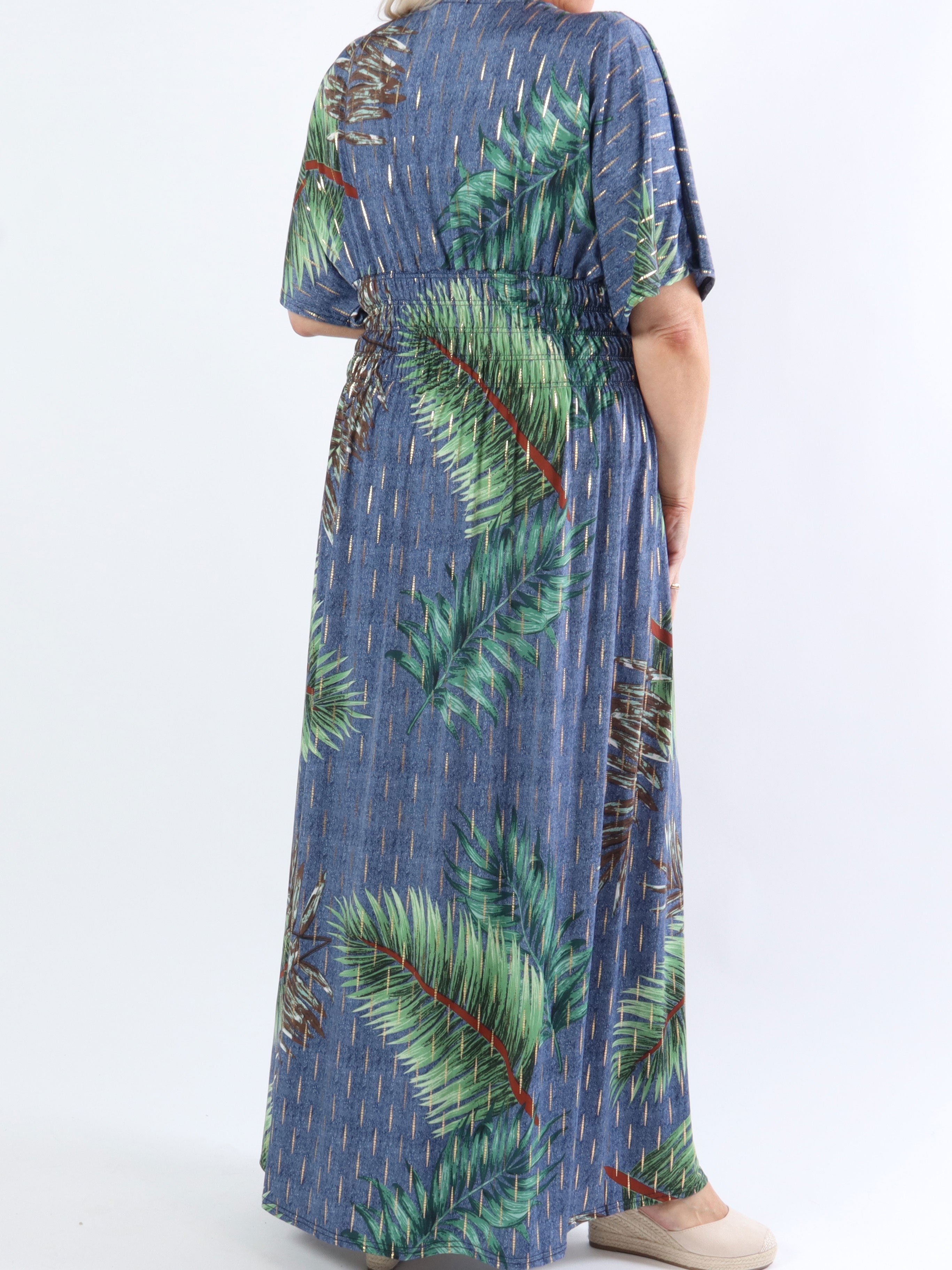 Pams Palm - Lång stretchig plus size klänning i skrynkelfritt material